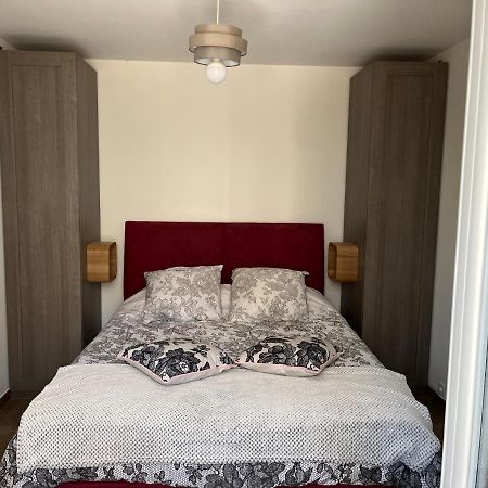 Apartamento Aux 3 Domaines T2 Avec Terrasse Hyères Exterior foto