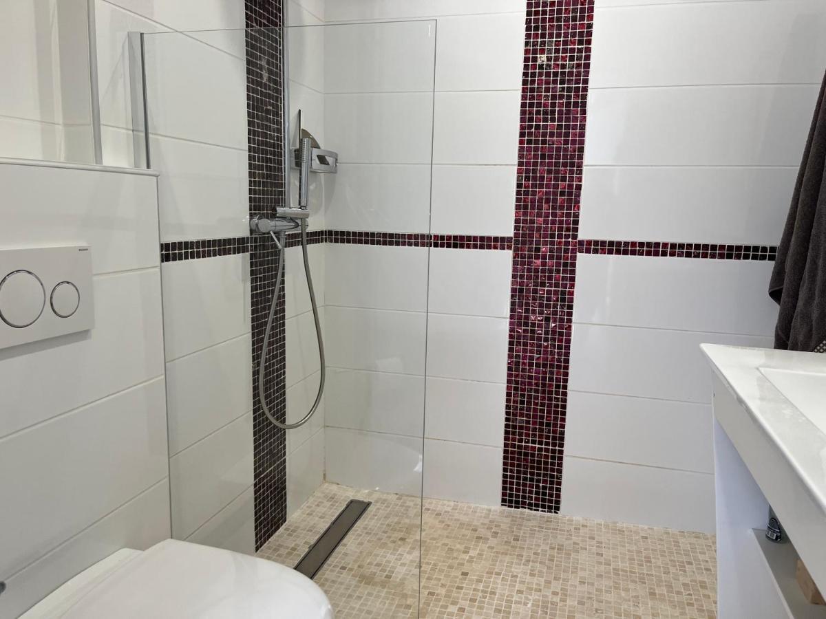 Apartamento Aux 3 Domaines T2 Avec Terrasse Hyères Exterior foto