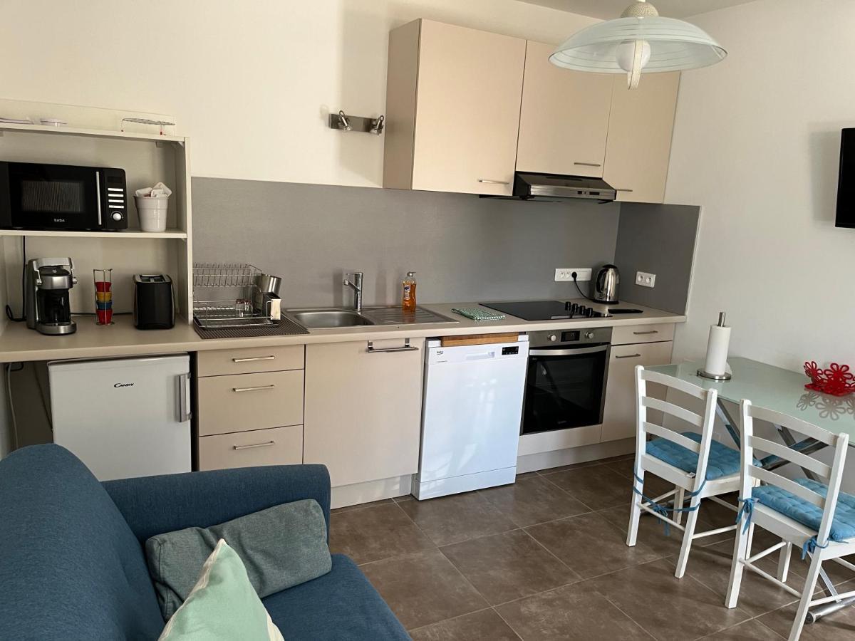 Apartamento Aux 3 Domaines T2 Avec Terrasse Hyères Exterior foto